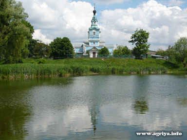 Фото Свято-Михайловский храм